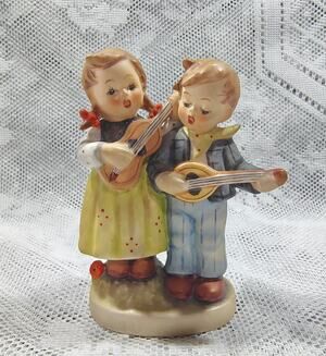 VINTAGE Hummel "Happy Days" Goebel Figurine
